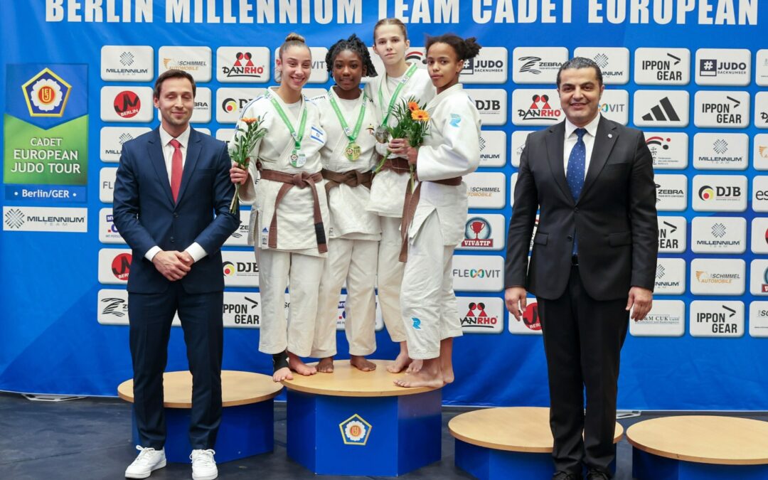 Mariana Pereira de bronze