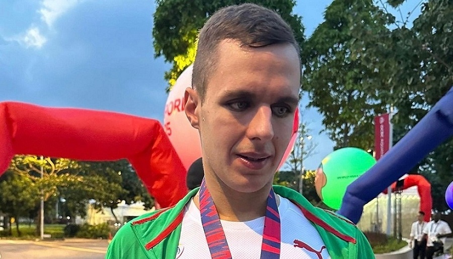 Marco Meneses de bronze