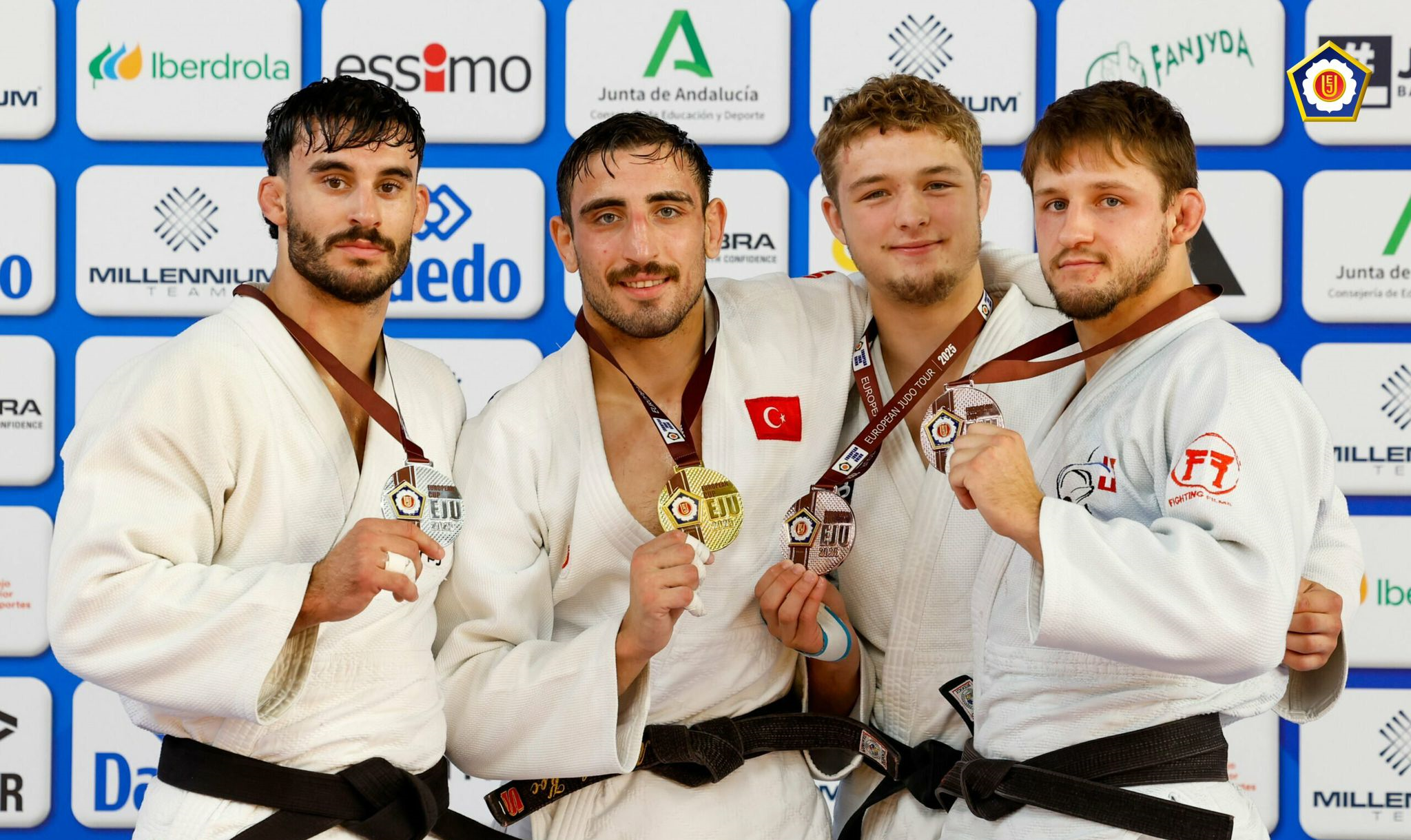 5e596a5dcf7a589606dc2f9afab51043e0501d85