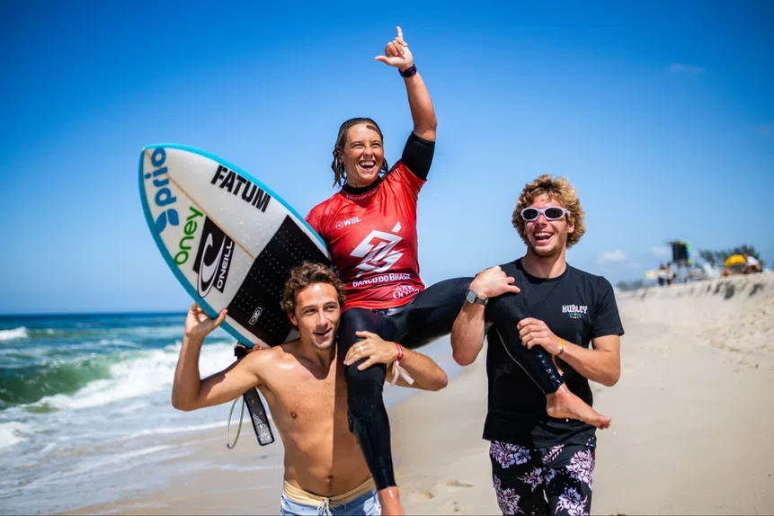 Yolanda Hopkins faz história no surf português