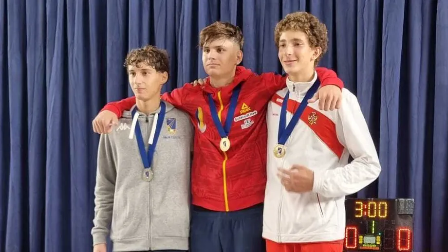 Xavier Melo conquista o bronze em Nápoles