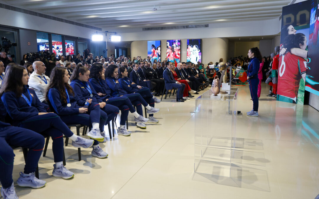 Seleção de Futsal recebida na Cidade do Futebol