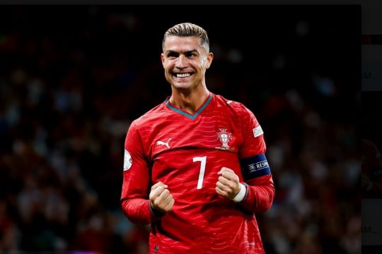 Cristiano Ronaldo eleito Melhor Bola de Ouro de todos os tempos